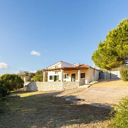 Elaion Hideaway - Uncover Petalidi's Secrets