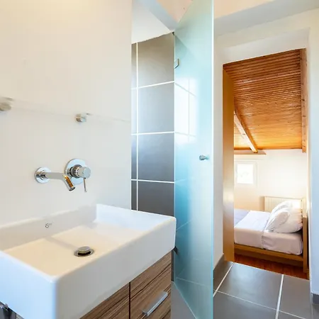 Elaion Hideaway - Uncover Petalidi's Secrets Hébergement de vacances *